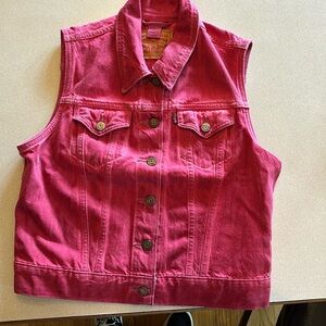Levi’s Red Denim Vest.  Medium juniors/missy.  Like NEW!  No smoking household.